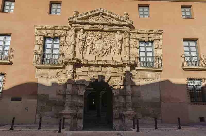 Albacete - Almansa 13 - palacio de los condes de Cirat - Ayuntamiento - Casa Grande.jpg